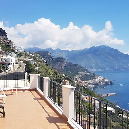 Amalfi Hills Aparthotel Eksteriør bilde